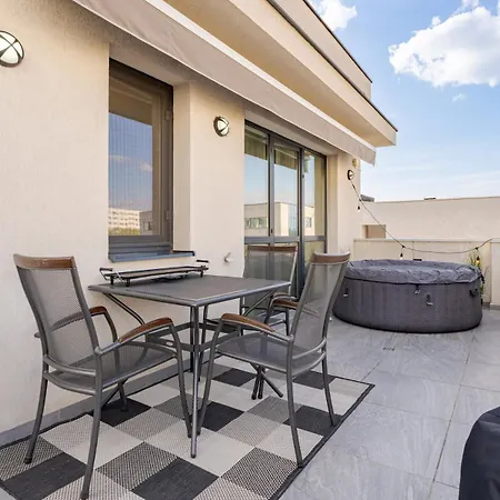 شقة Downtown Loft With Jacuzzi&terrace