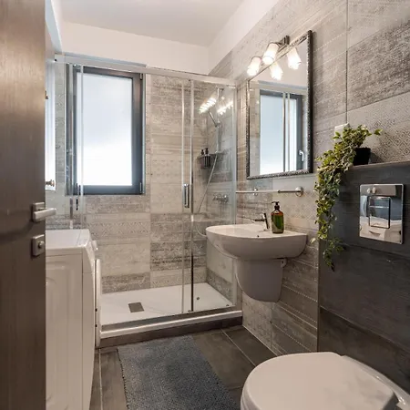 Downtown Loft With Jacuzzi&terrace Daire Bükreş