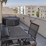 Апартаменты Downtown Loft With Jacuzzi&terrace