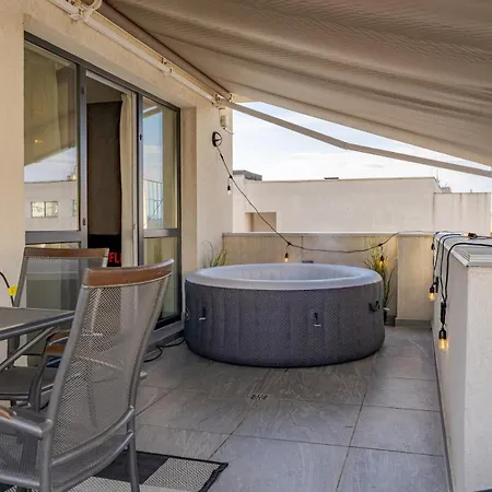 Downtown Loft With Jacuzzi&terrace דירה *