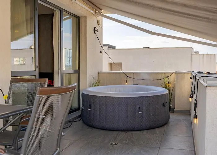Downtown Loft With Jacuzzi&terrace Daire *